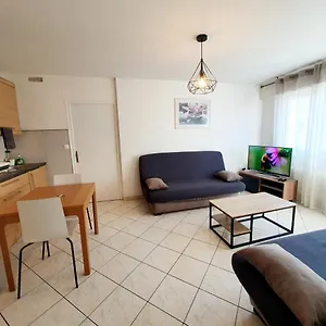 5 Personnes, 1min Gare D'annemasse, Genève 5km Appartement